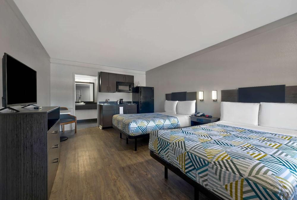 Studio 6 Denton, TX - UNT