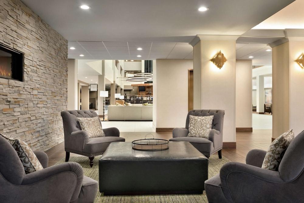 Embassy Suites by Hilton Milwaukee Brookfield