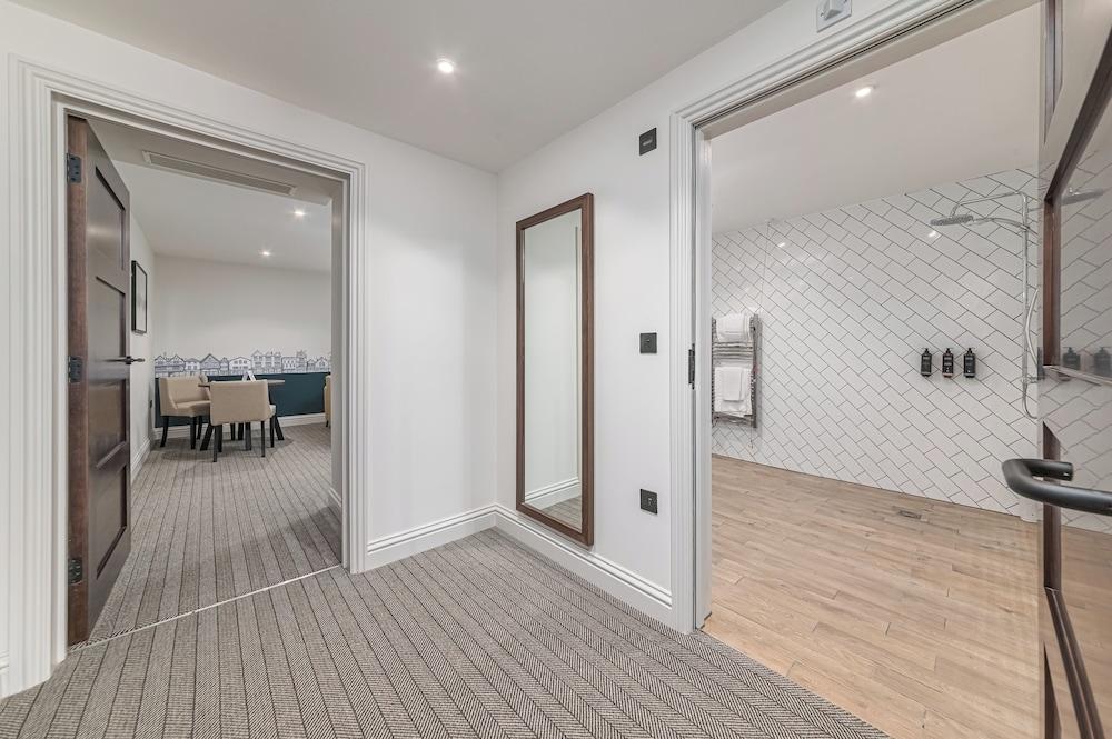 Mercure White Hart Hotel Salisbury and Apartments