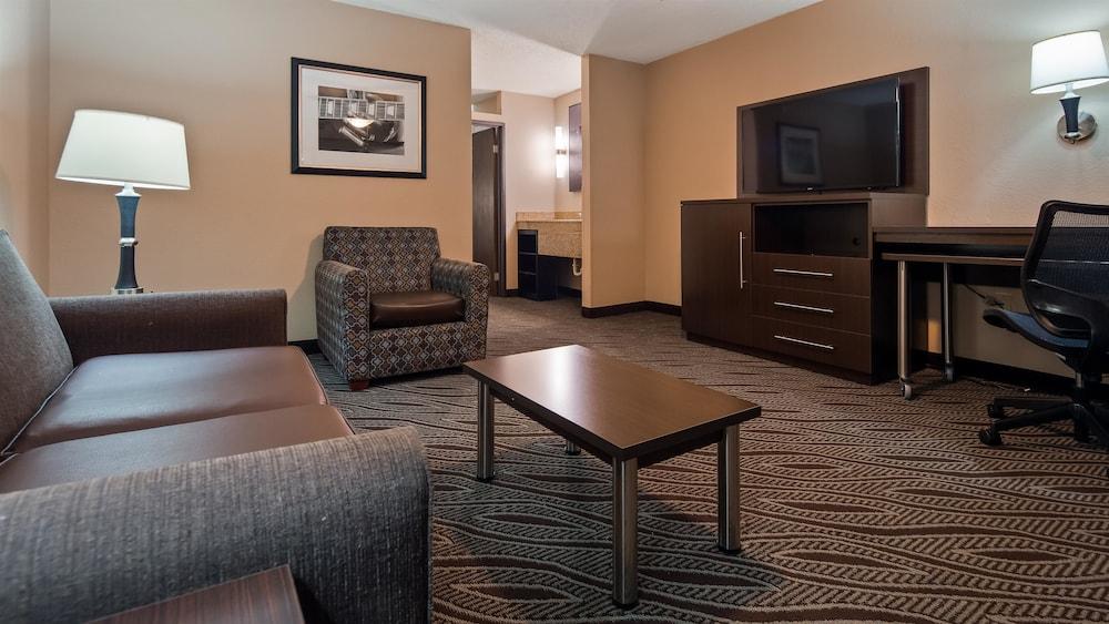 Best Western Plus Galleria Inn & Suites