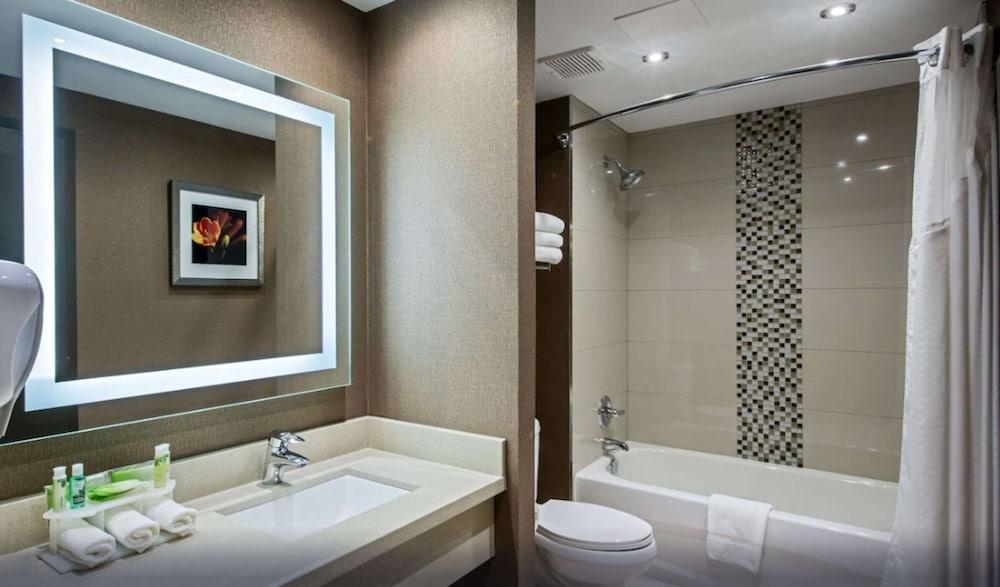 Quality Inn & Suites Regina Downtown