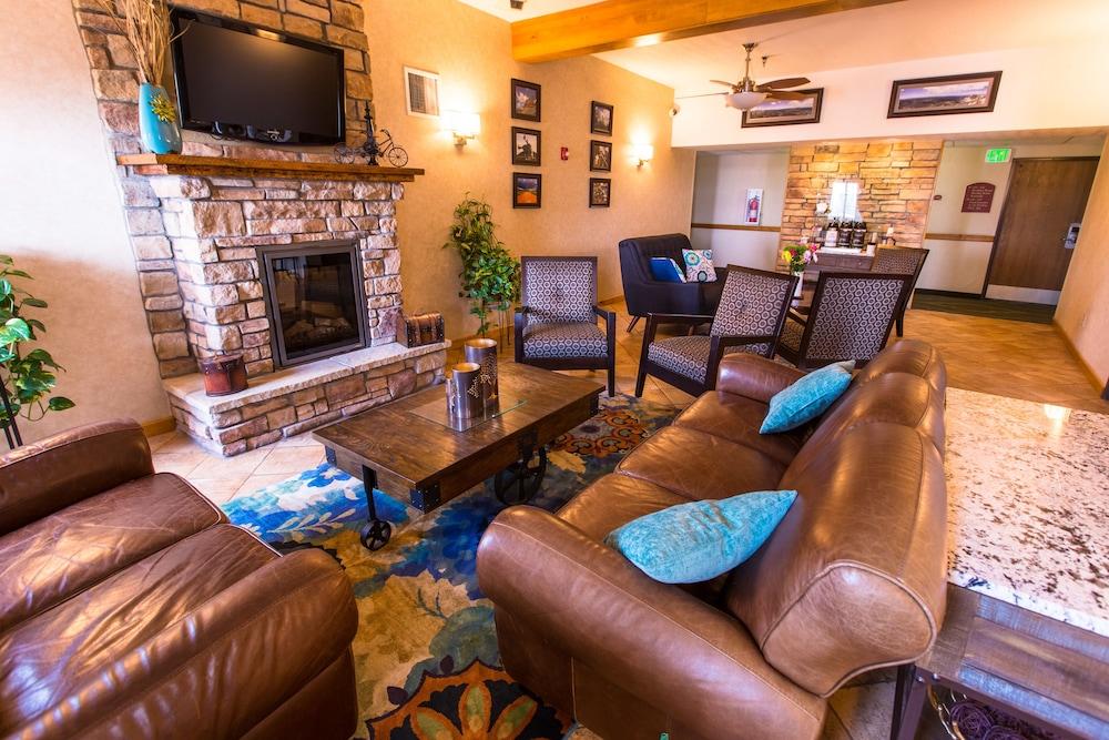 Quality Inn & Suites University