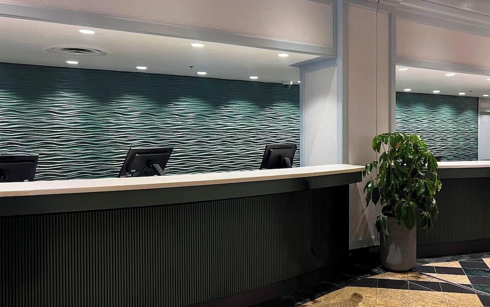 Chelsea Hotel, Toronto