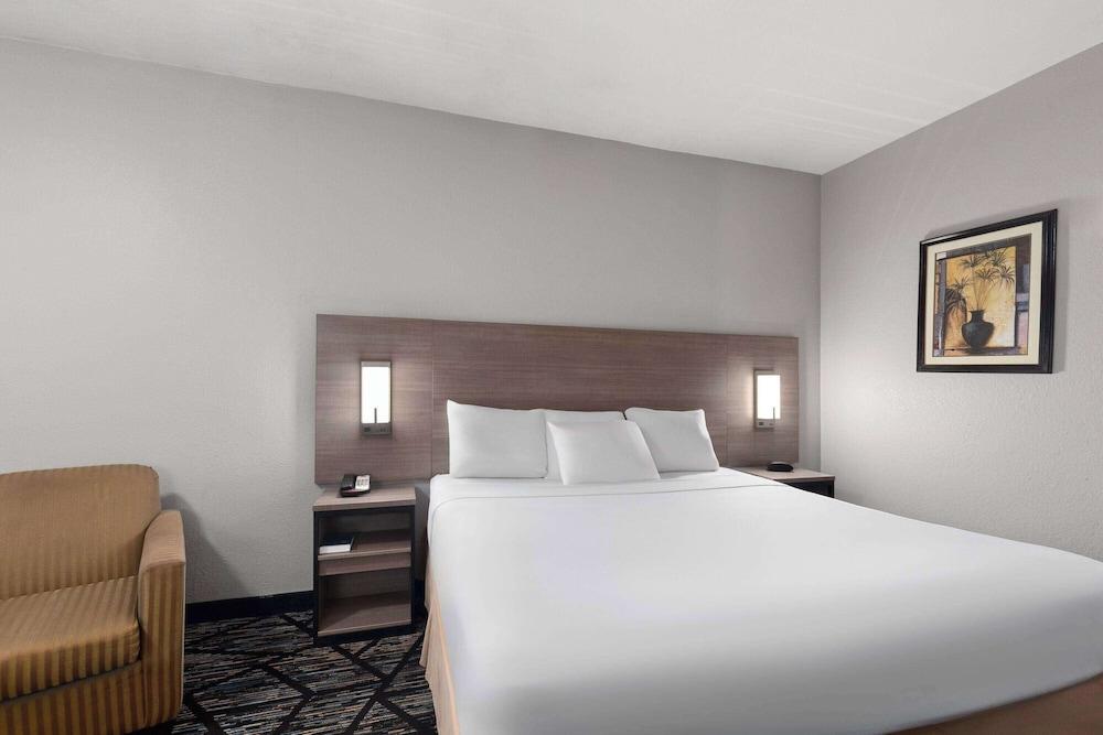 Baymont by Wyndham Mobile/Tillmans Corner