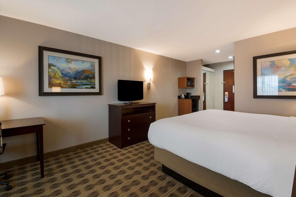 Best Western University Inn & Suites