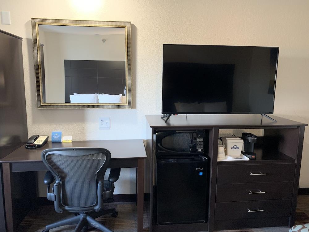 Days Inn by Wyndham Faribault