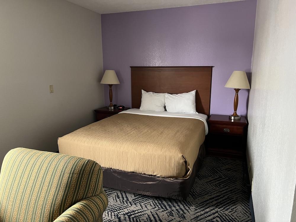 Baymont by Wyndham Omaha SW