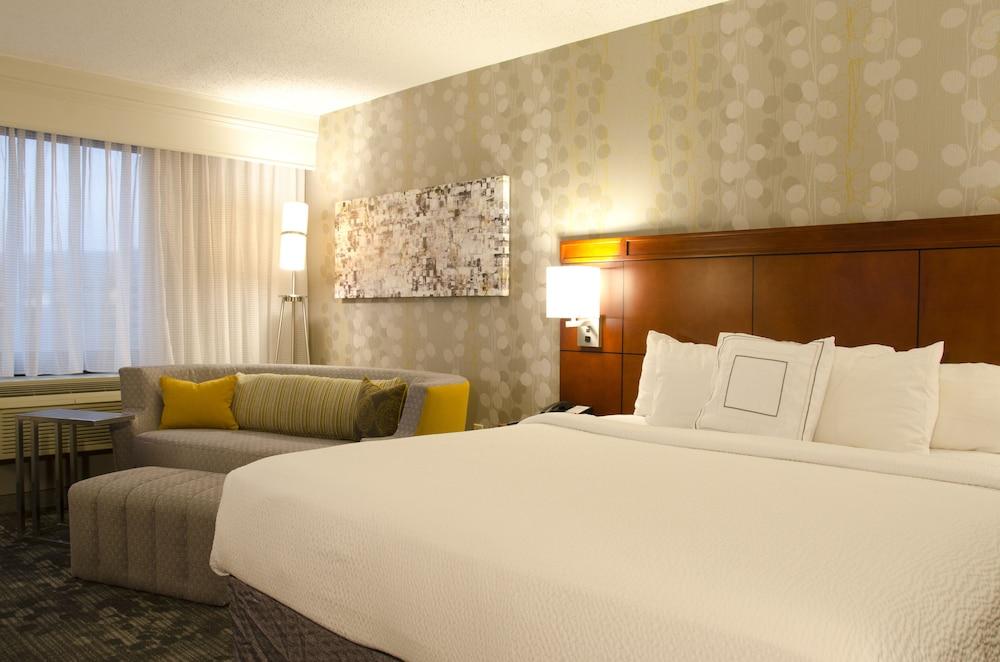 Courtyard by Marriott Waterbury Downtown