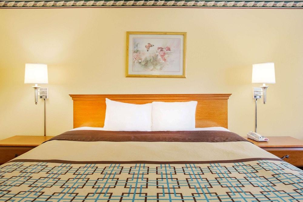 Days Inn by Wyndham St. George