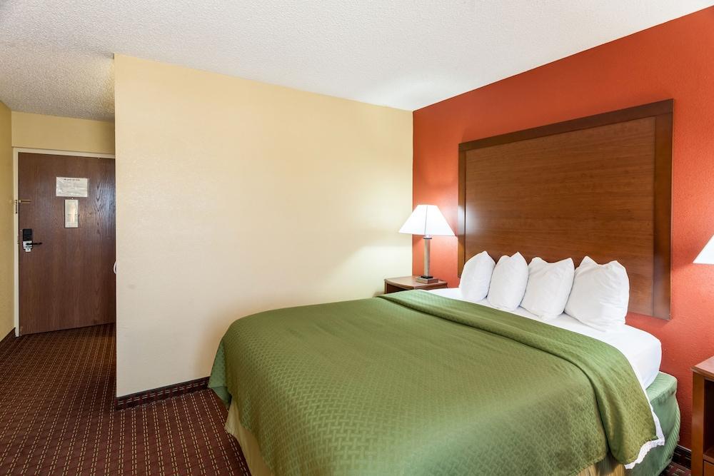 Quality Inn & Suites Lincoln South