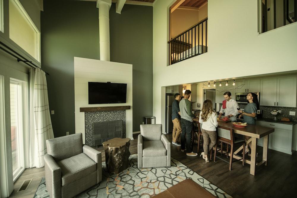 Grand Geneva Resort & Spa