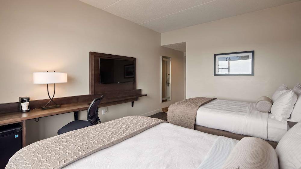 Best Western Plus Coastline Inn