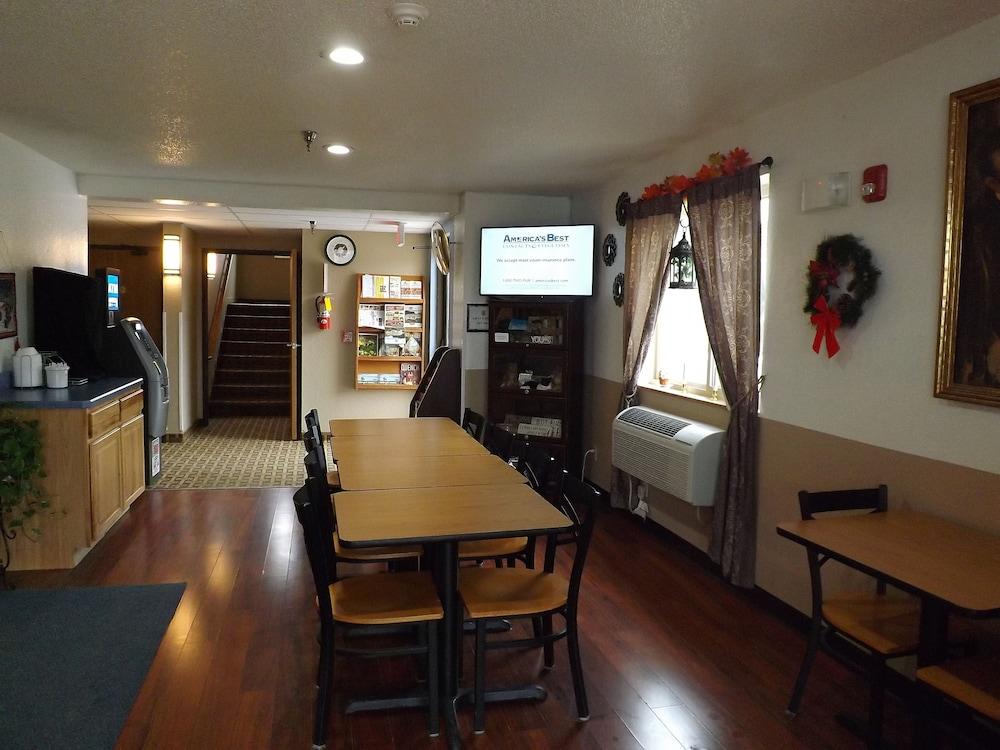 Super 8 by Wyndham Sidney NY