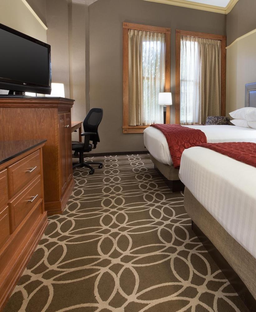 Drury Inn & Suites San Antonio Riverwalk