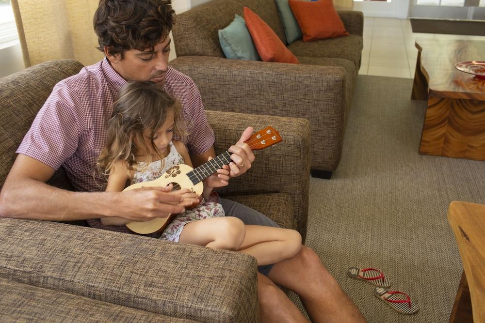 Coconut Waikiki Hotel