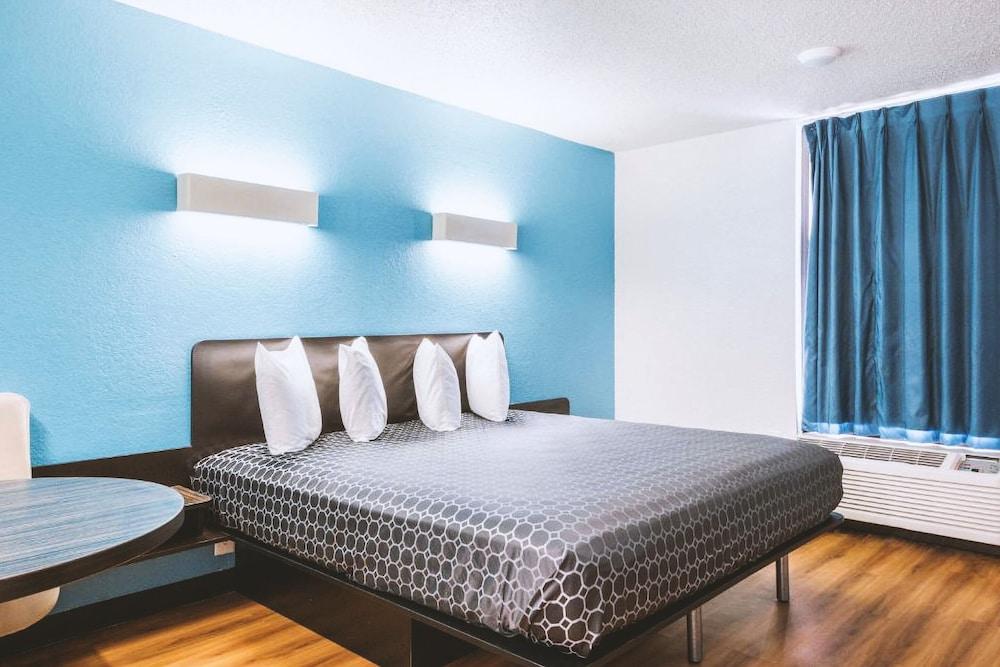 Americas Best Value Inn Beeville