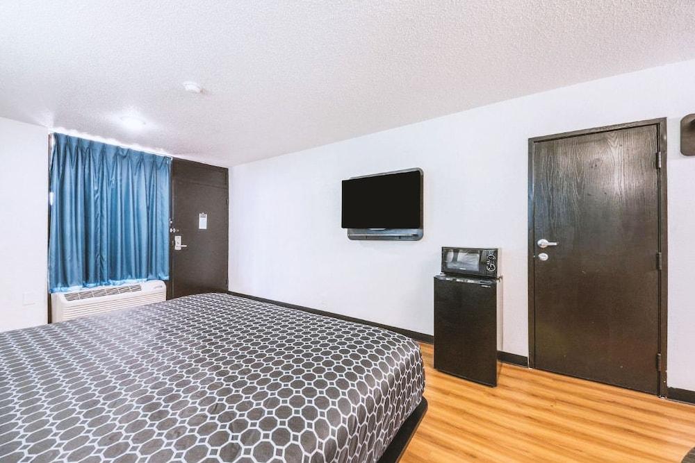 Americas Best Value Inn Beeville