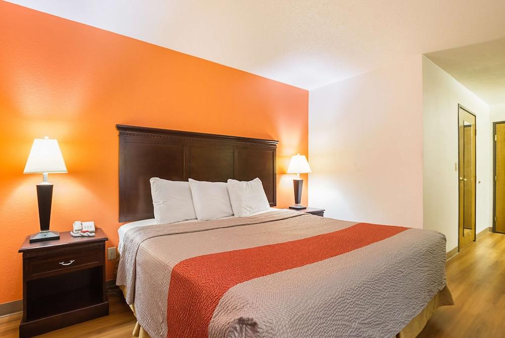 Motel 6 Waterloo, IA - Crossroads Mall - Cedar Falls