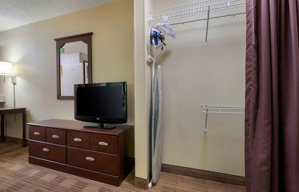 Extended Stay America Suites Indianapolis Castleton