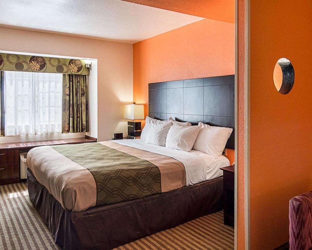 Econo Lodge Inn & Suites Natchitoches