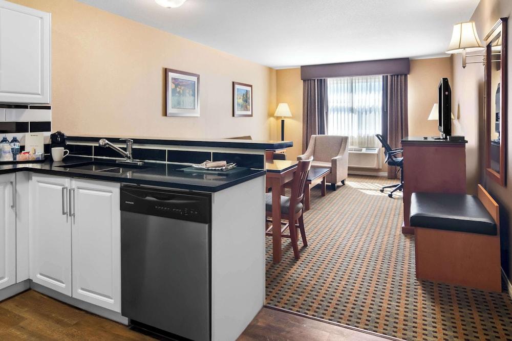 Best Western Plus Osoyoos Hotel & Suites