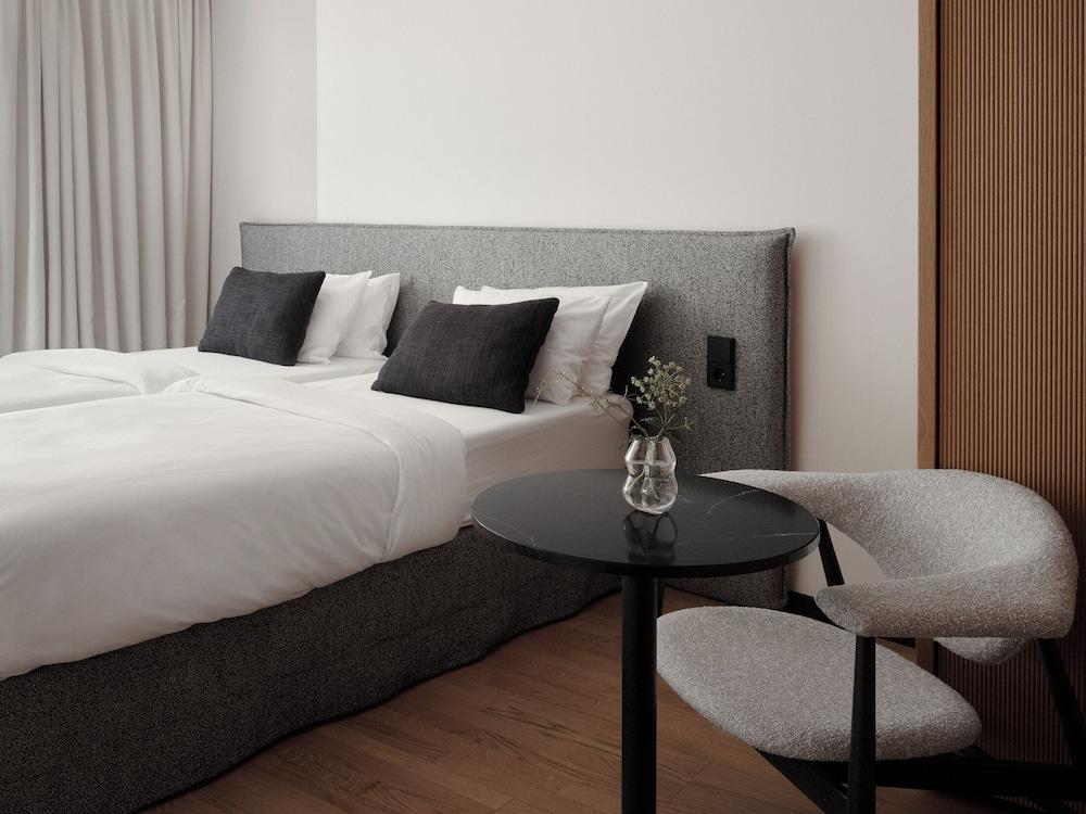 Bob W Munich Old Town