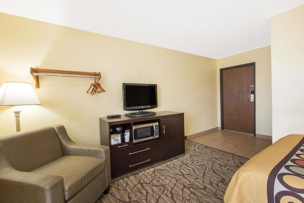 Super 8 by Wyndham Nampa
