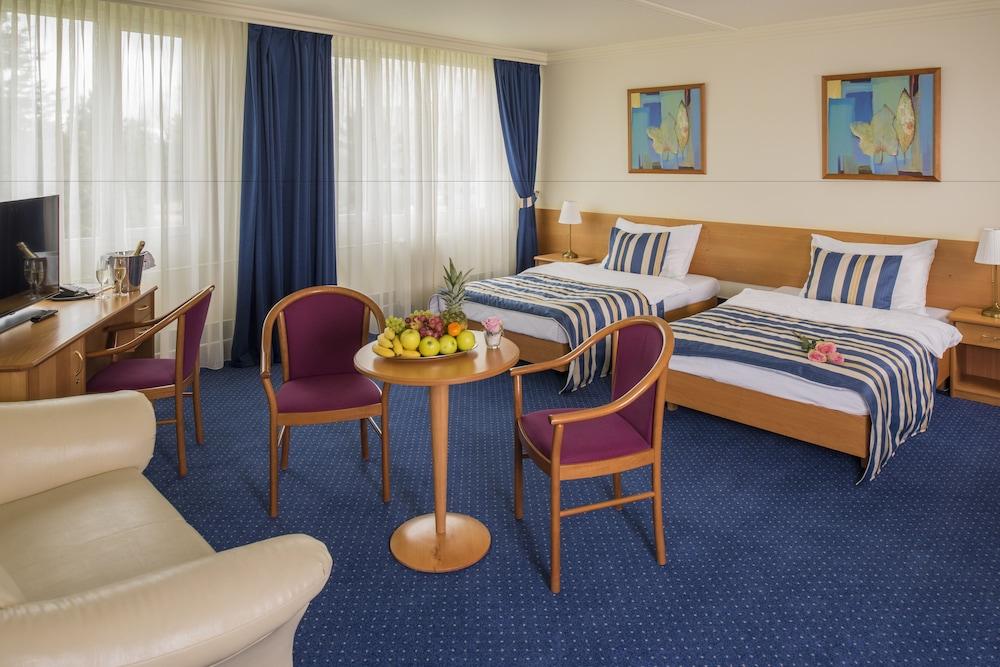 TOP HOTEL Praha & Conference Centre