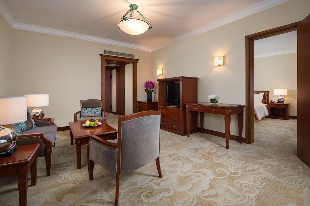 Hua Ting Hotel & Towers