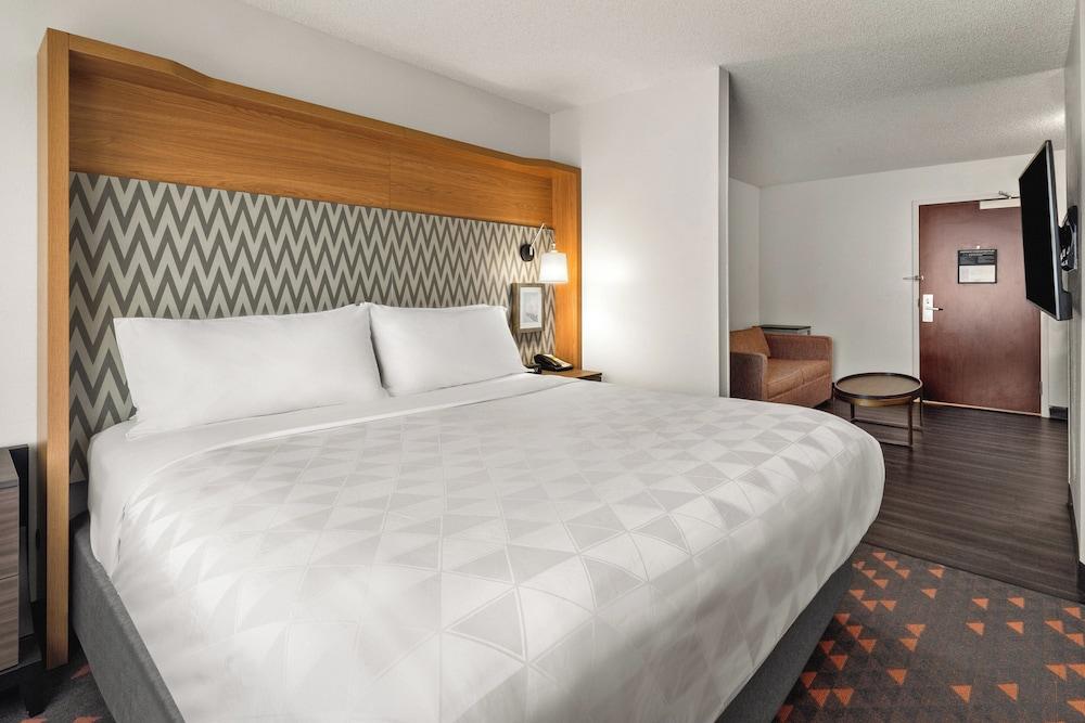 Holiday Inn & Suites Bothell by IHG