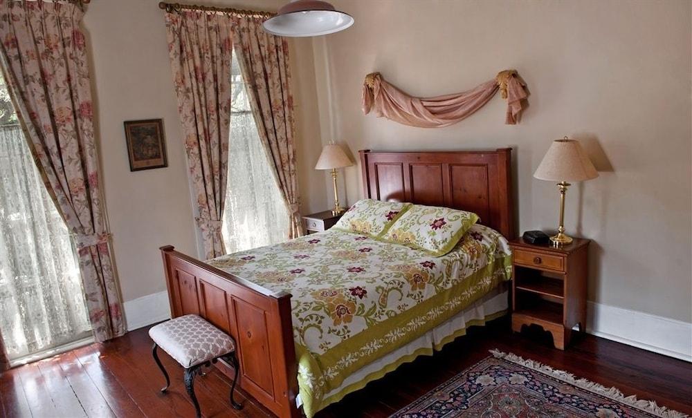 Fairchild House Bed & Breakfast