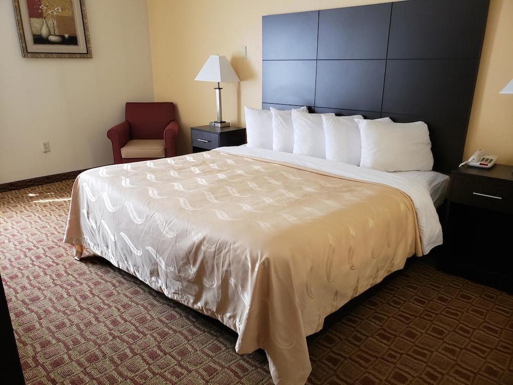 Quality Inn & Suites Sellersburg - Louisville Area