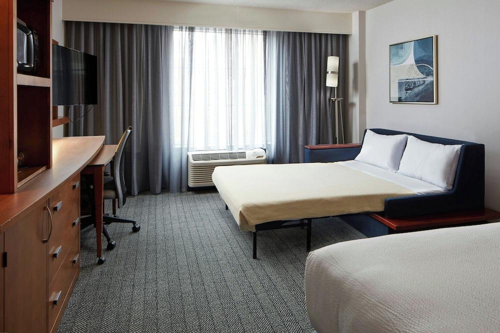 Courtyard by Marriott Charlottesville University Medical Ctr