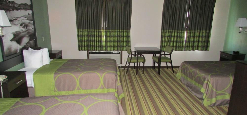 Super 8 by Wyndham Rock Springs