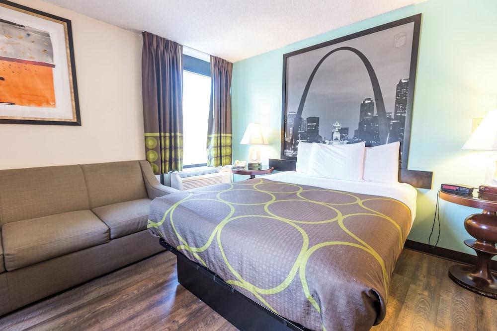 Super 8 by Wyndham Branson/Andy Williams Theater