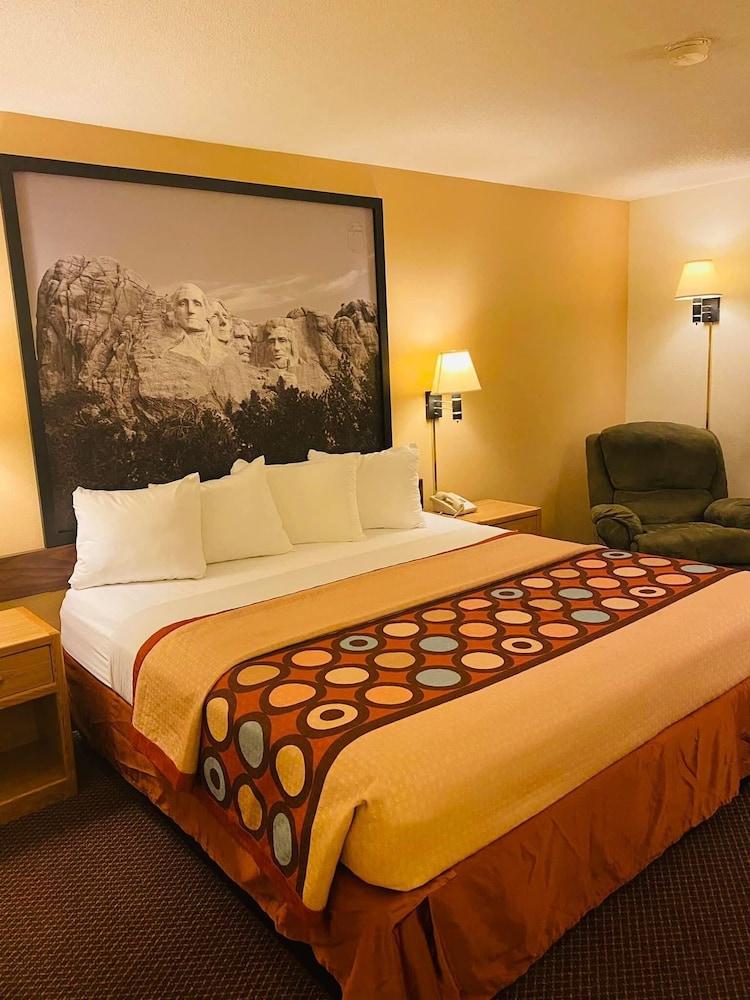 Super 8 by Wyndham Hot Springs