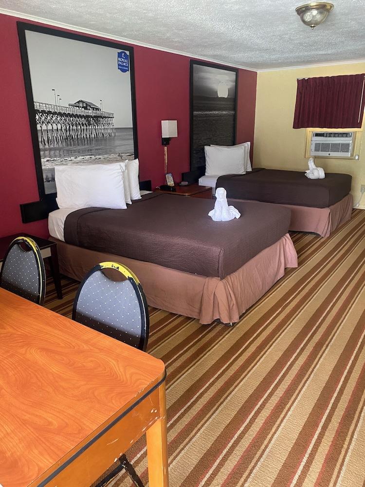 Royal Palace Inn & Suites