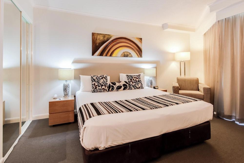 Cosmo Apartment Hotel