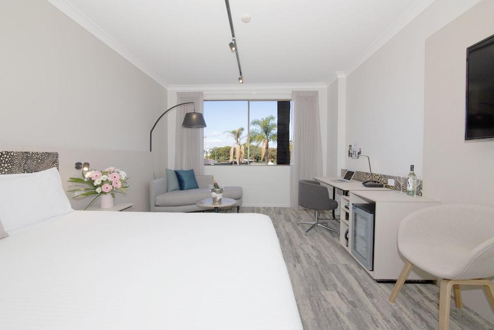 Nightelier Mermaid Waters