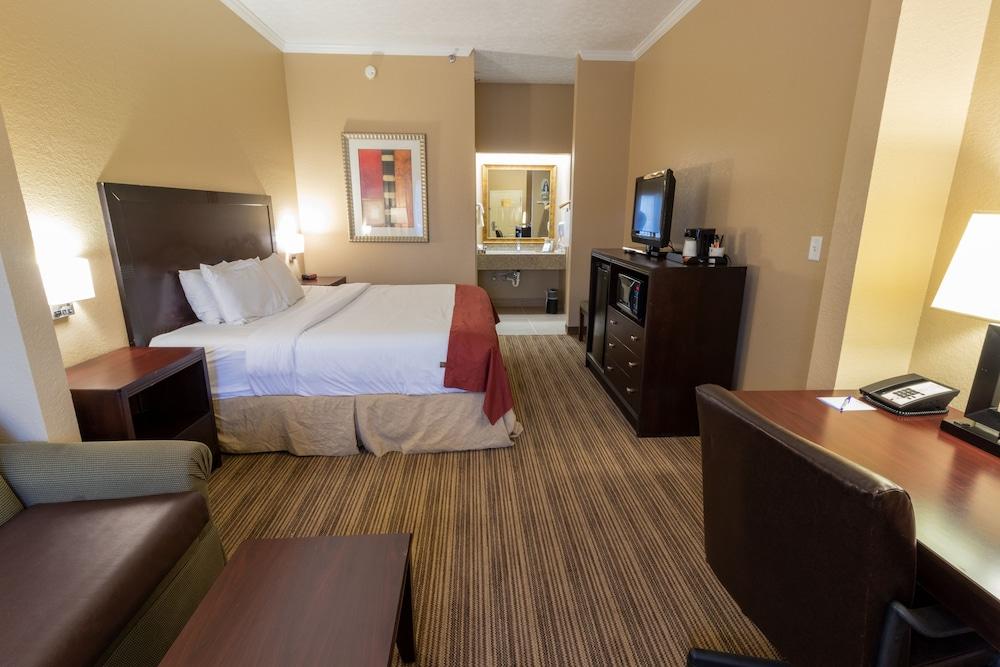 Baymont by Wyndham Crestview