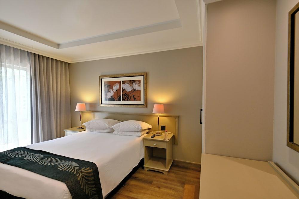 Courtyard Hotel Sandton