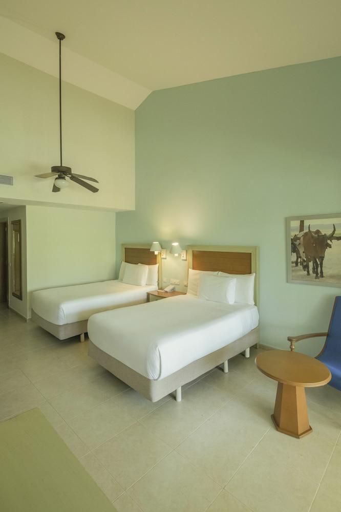 Iberostar Waves Punta Cana - All Inclusive