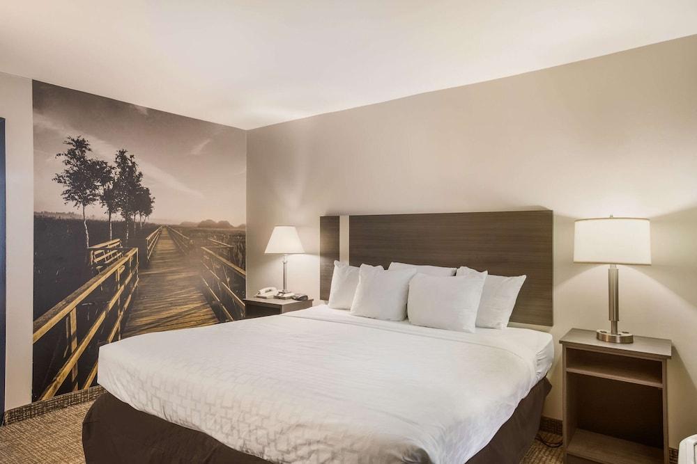 Clarion Pointe Forsyth I-75