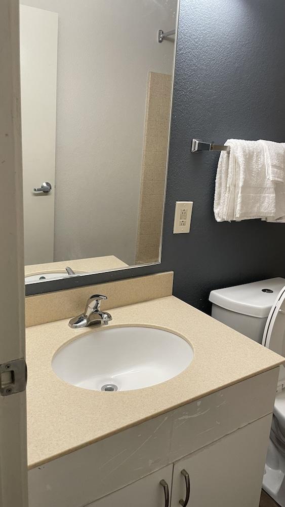 Sonesta Simply Suites Memphis