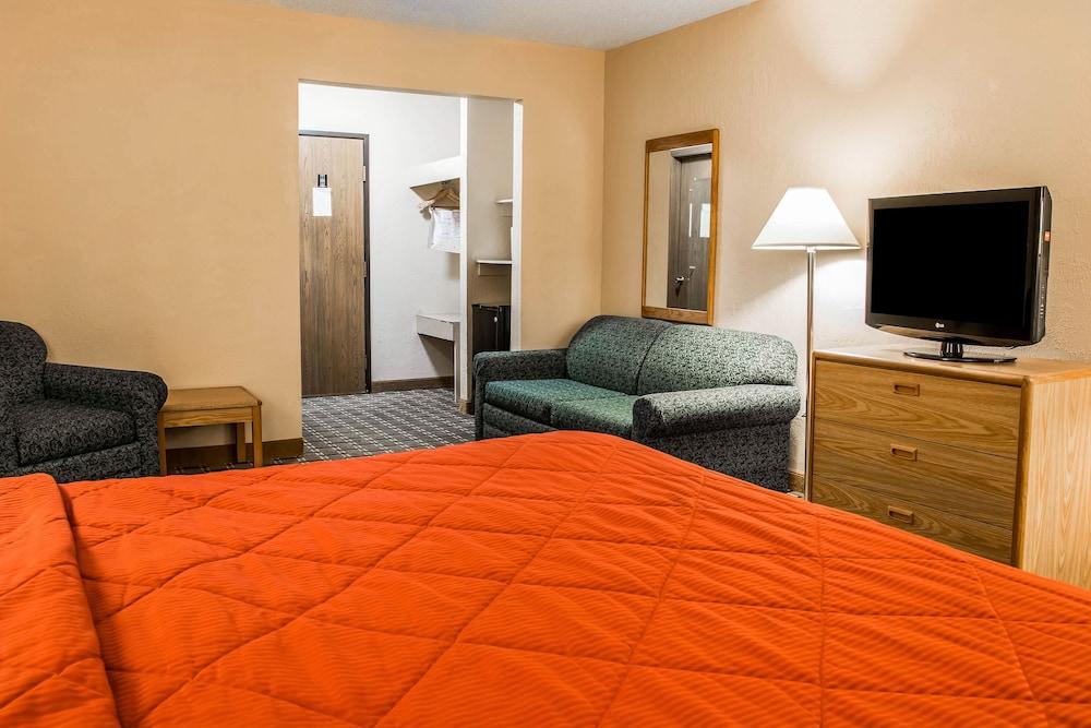 Quality Inn & Suites Holland