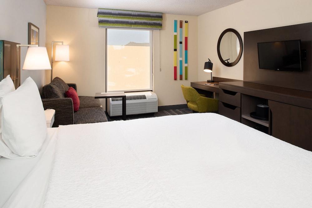 Hampton Inn Greensboro-Airport