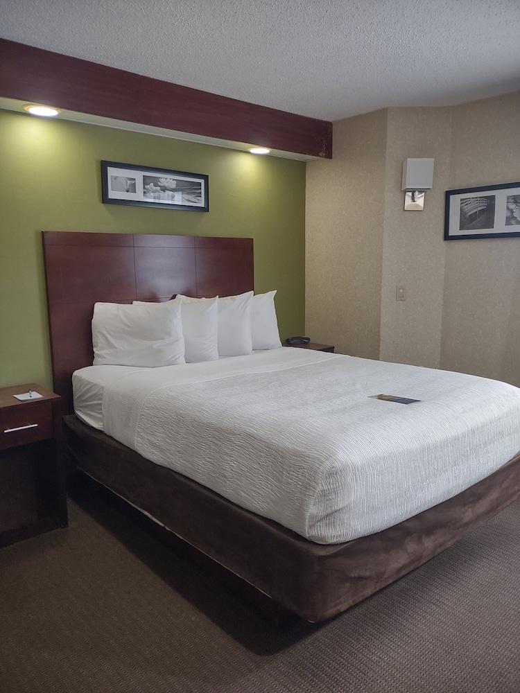 Baymont by Wyndham Flat Rock