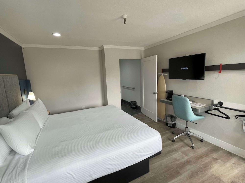 The Midtowner Hotel, SureStay Collection by Best Western