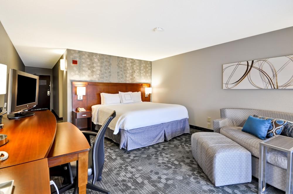 Courtyard by Marriott Jacksonville Airport