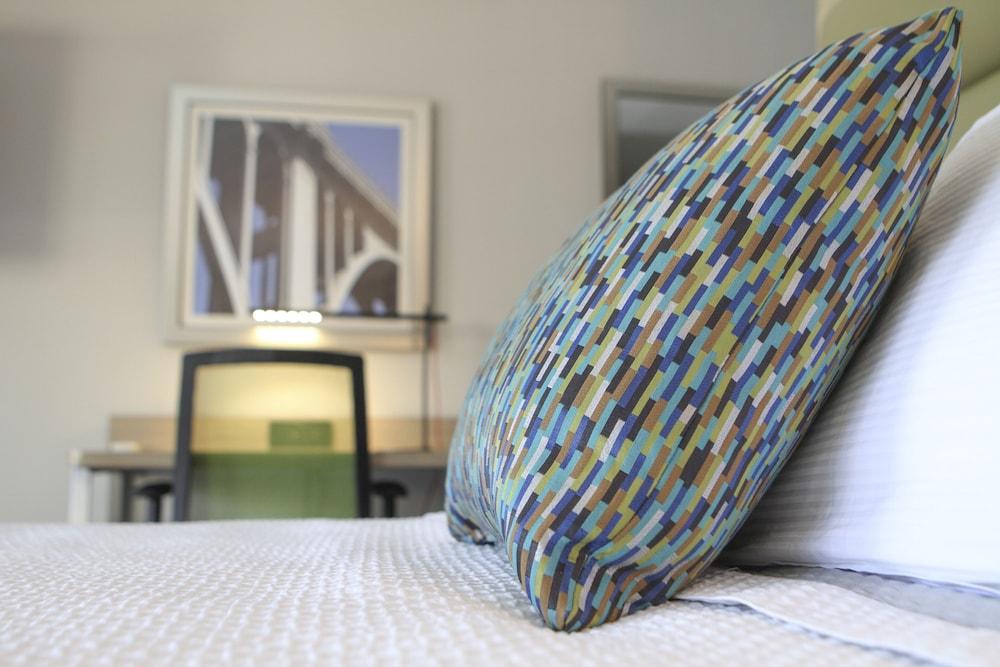 GreenTree Pasadena Inn